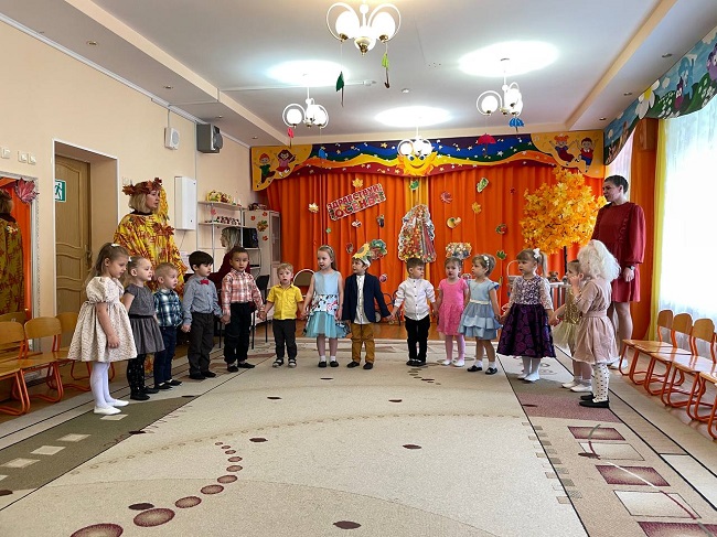 Утренник "В гостях у Осени".