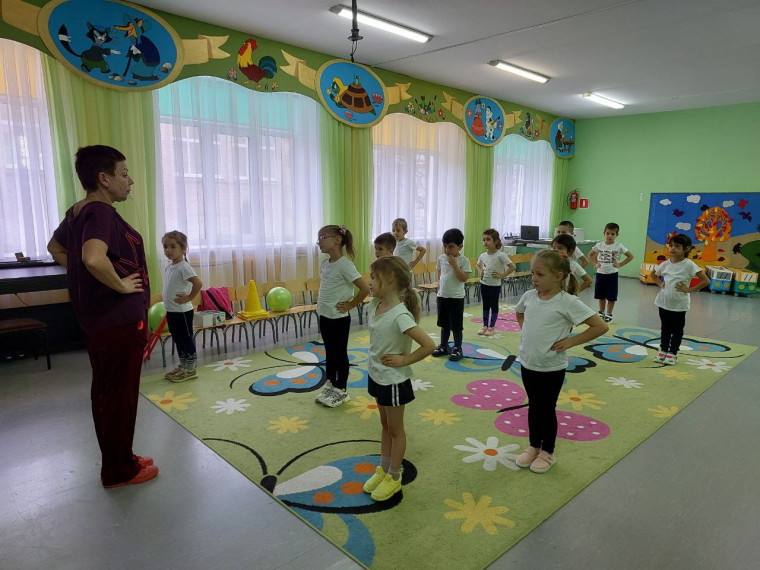 Занятие "С физкультурой мы дружны!".