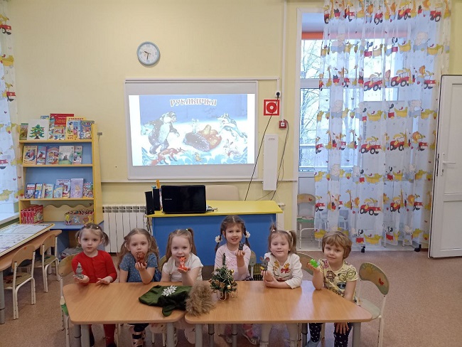 Инсценировка русской народной сказки "Рукавичка".