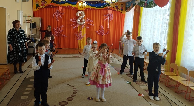 "Весенний утренник".