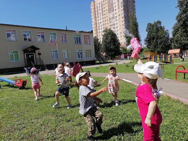 "Мыльные забавы".