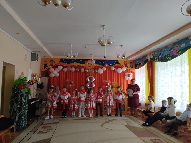 Утренник,посвящённый Международному женскому дню 8 марта.